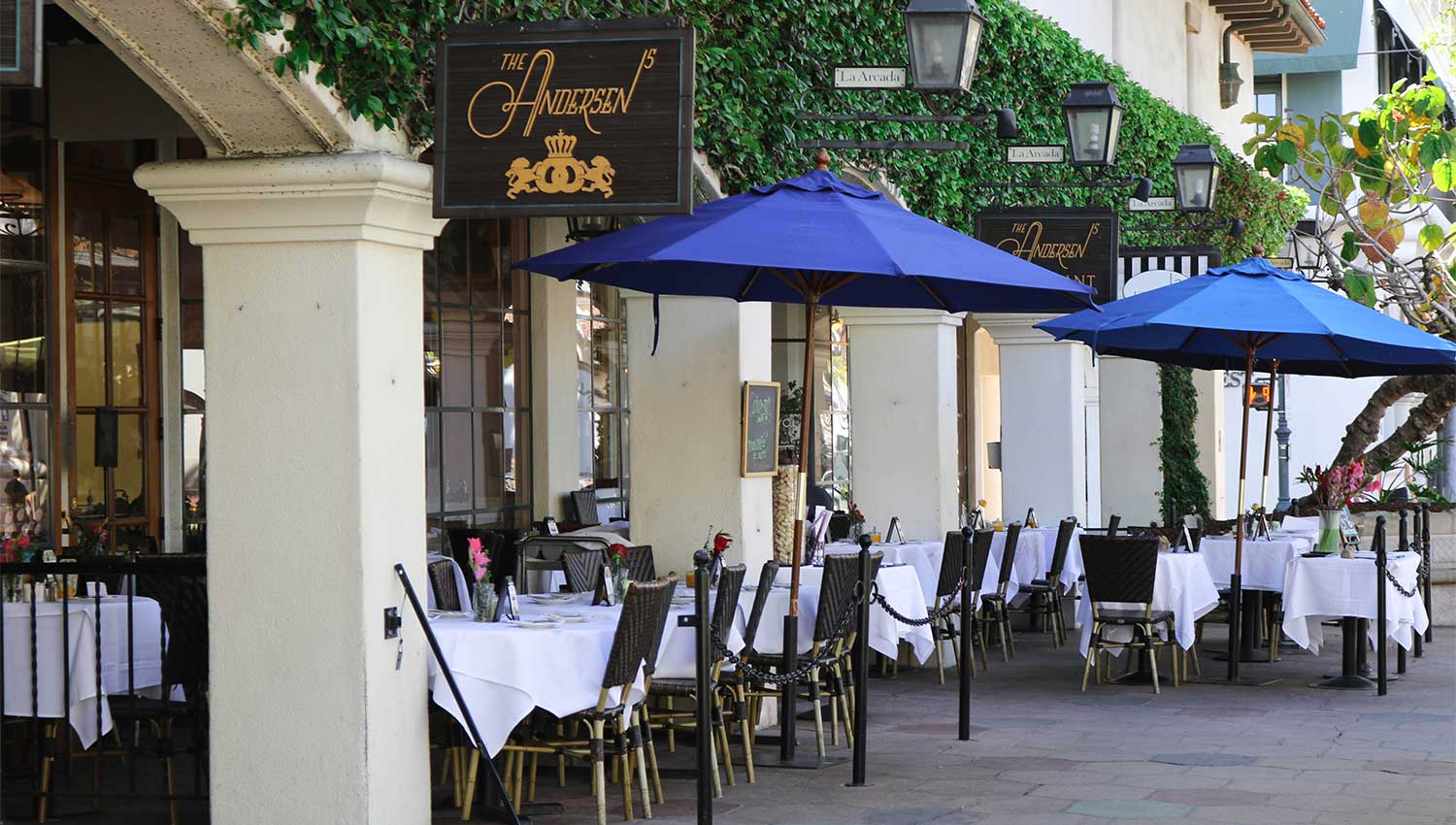 Restaurant in Santa Barbara with outdoor seating
